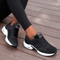Chaussures légères pour femme au style épuré et semelle souple
