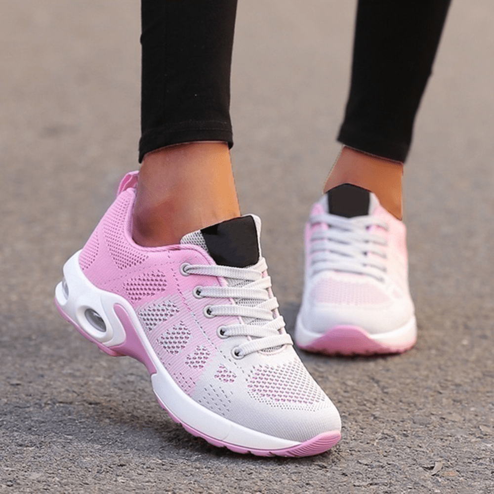 Chaussures légères pour femme au style épuré et semelle souple
